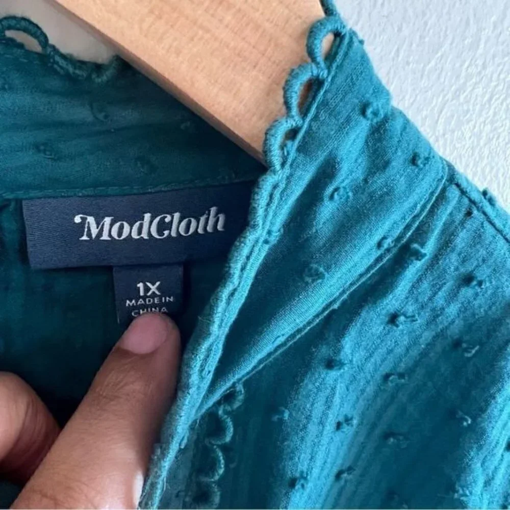 Modcloth Swiss dot high neckline green blouse size 1X
